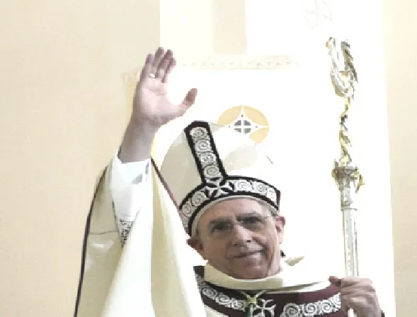 Vescovo vieta Comunione ai sacerdoti no-vax
