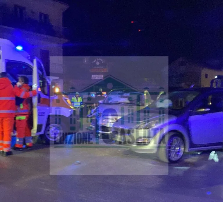 Carambola choc, tir contro due auto: traffico impazzito