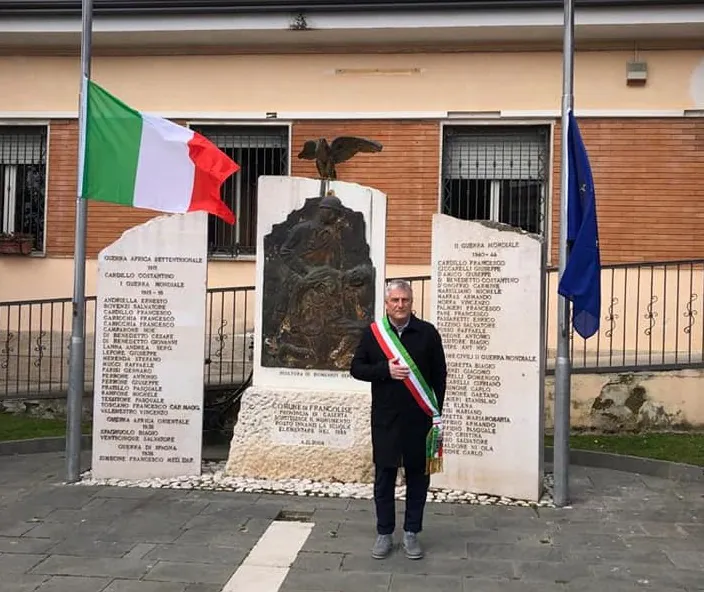 Tar boccia Dad ma sindaco resta fedele a De Luca: “Per ora resto alla sua ordinanza”