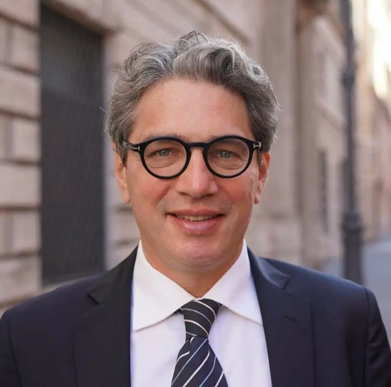 “One Euro”, Santillo porta il problema dei taxi del degrado di Castel Volturno in parlamento