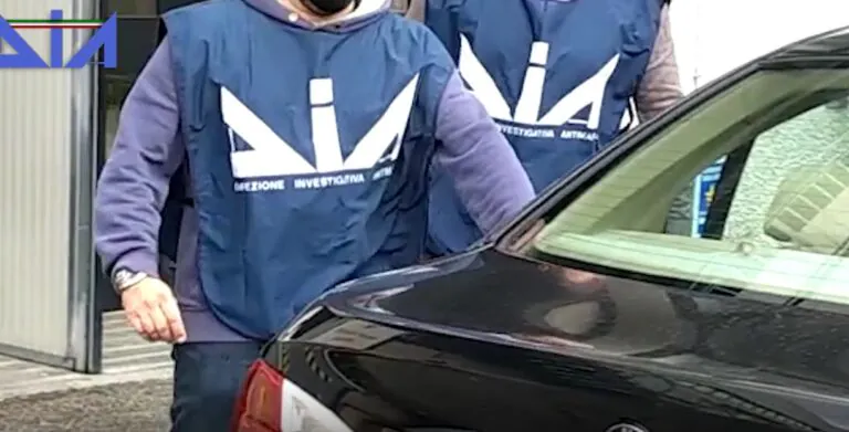 Droga dalla Spagna per il clan: ras sottoposto a custodia cautelare