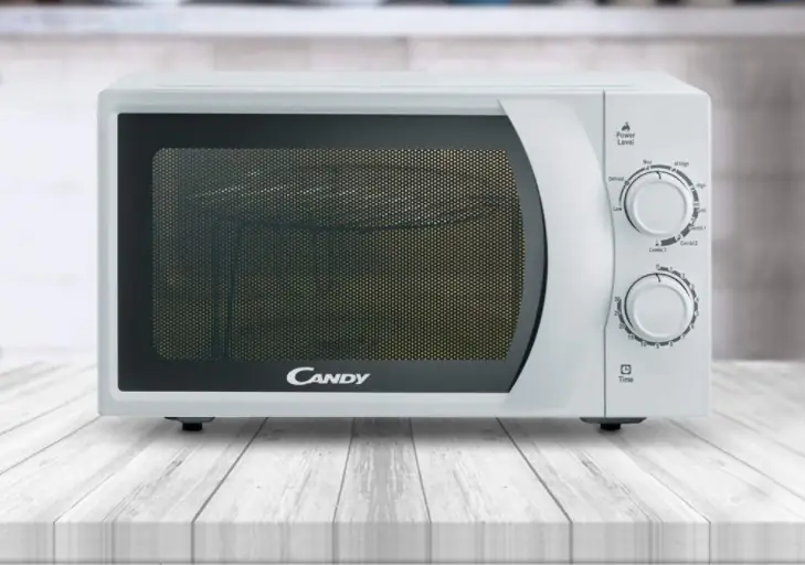 Forno a microonde scontato, praticamente un regalo: l’offerta di Amazon