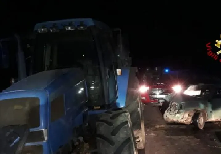 Suv contro trattore, paura e corsa all’ospedale