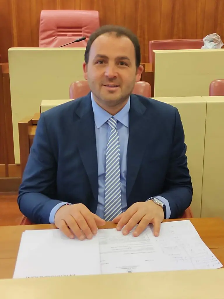 Scuole, l’assessore Marzo fa chiarezza su fondi e progetti: “Persi zero euro”