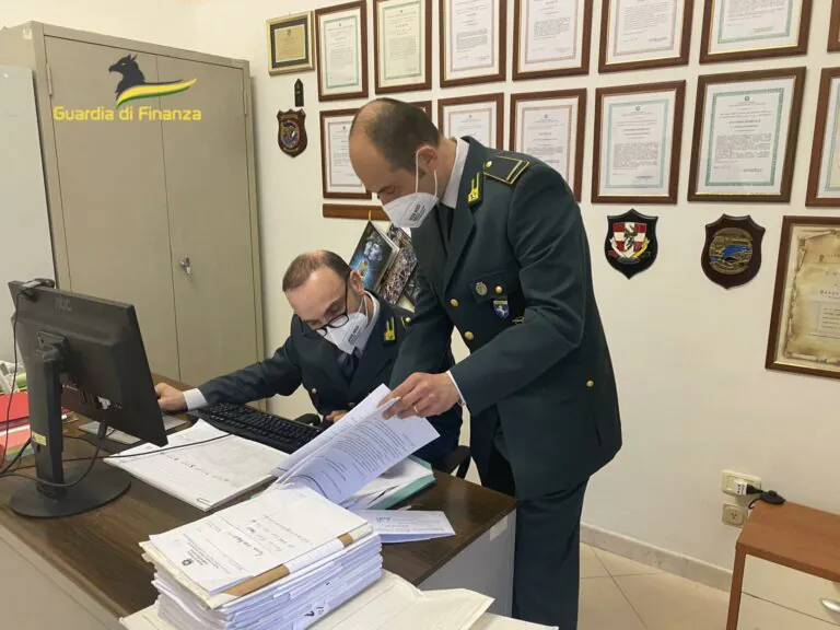 Giro milionario di false fatture, 6 indagati