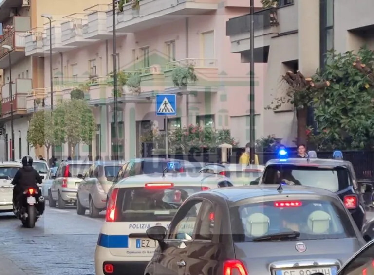 Scippa anziana per andare a scommettere in agenzia e finisce nei guai. Poi in serata viene arrestato