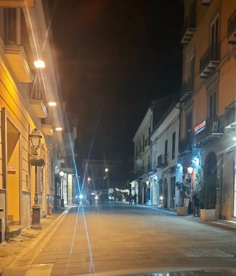 Chiude pizzeria del centro di Caserta: il duro sfogo dei proprietari