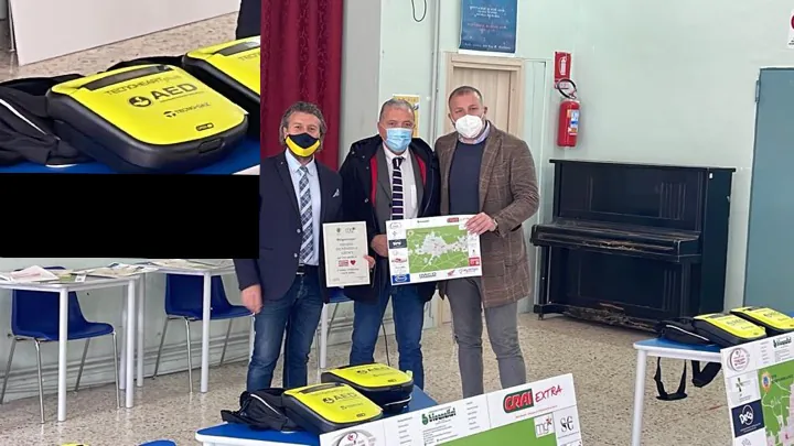 Rubato il defibrillatore del Progetto Cuore nostro donato dal dentista Giovanni Crisci