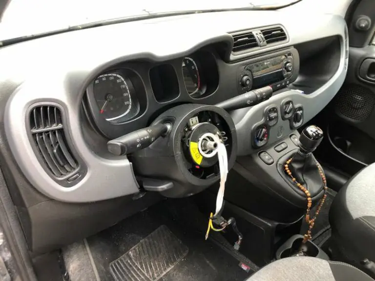 Provano a rubare 500X, carabiniere in pensione li fa arrestare dai colleghi: 3 fermati