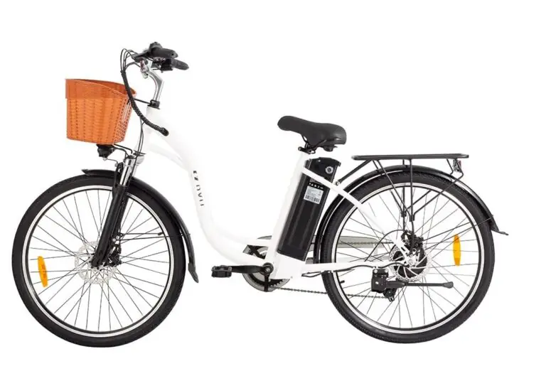 Bicicletta elettrica elegantissima: Amazon ti regala 100 euro di sconto