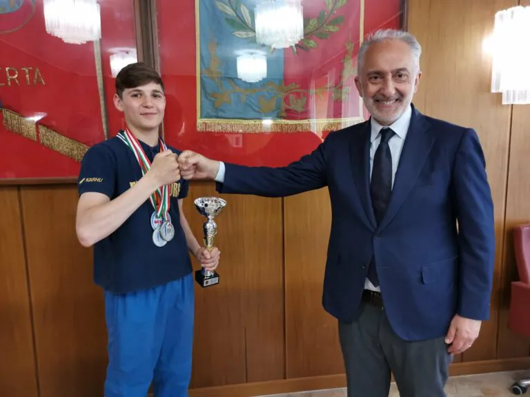 Il sindaco Marino incontra il giovane pugile casertano Giuseppe Dell’Aquila
