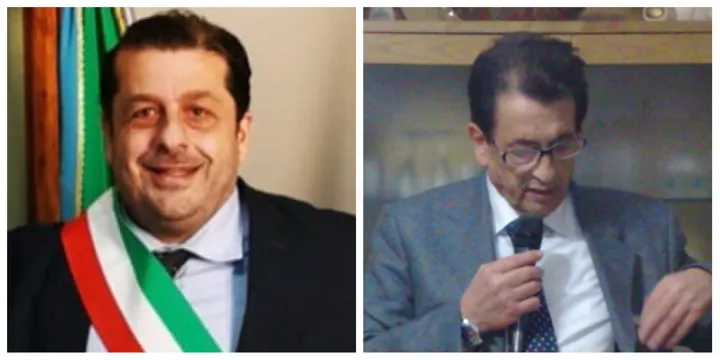 Il sindaco cambia il nome della piazza centrale del paese e la intitola al padre