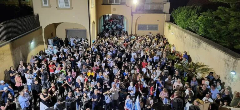 Sfilata di volti noti per Oliviero: c’è anche Clemente Russo