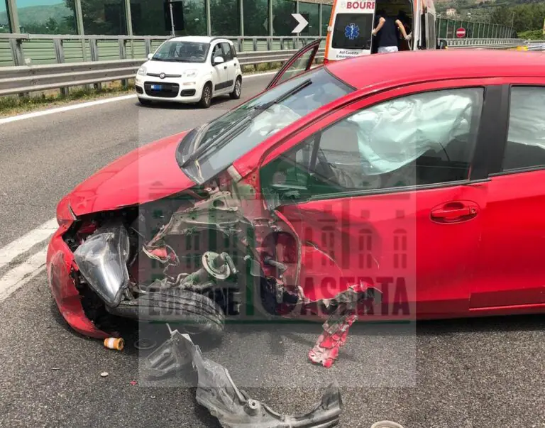 Camion contro utilitaria, dramma in autostrada