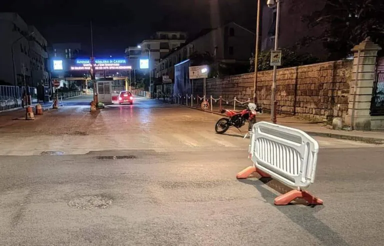 Auto contro moto, 17enne sotto i ferri per l’intervento decisivo