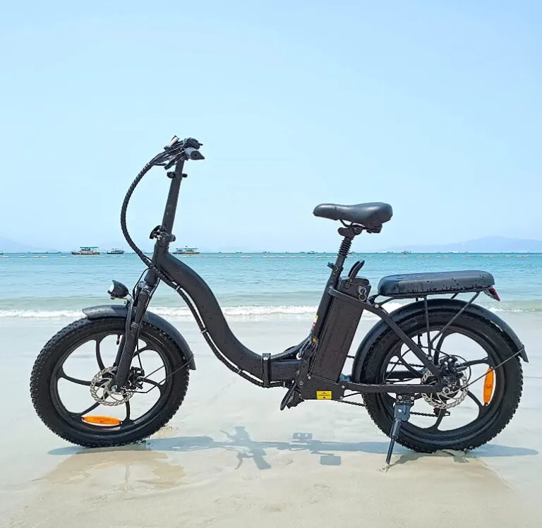 Bici elettrica pieghevole perfetta per la spiaggia: coupon sconto Amazon