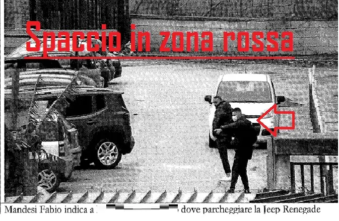Spaccio in zona rossa: pusher con mascherine e posti riservati. IL VIDEO E LE INTERCETTAZIONI