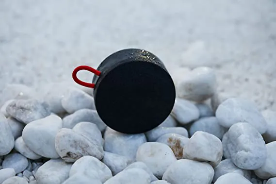 Xiaomi Mi Portable Speaker impermeabile: ottimo da portare al mare, a prezzo vantaggioso