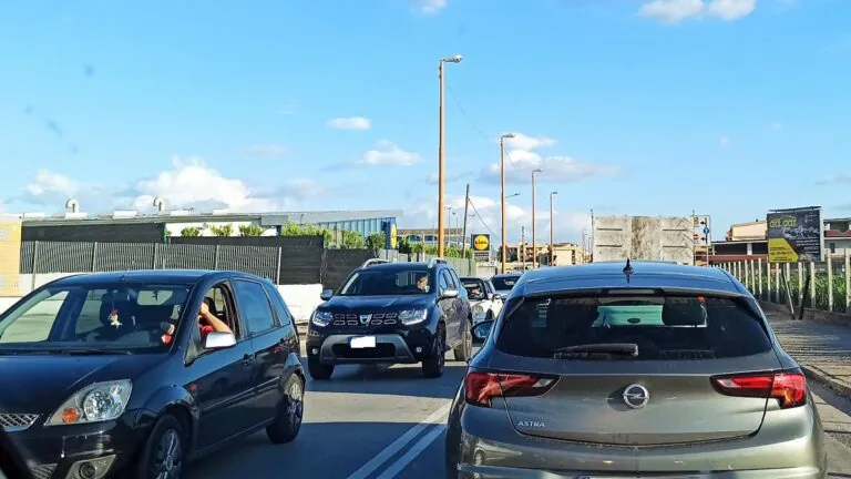 Traffico in tilt all’uscita della Variante e del casello autostradale