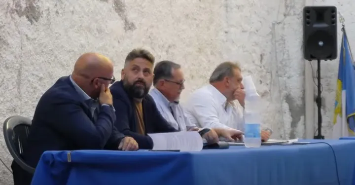 Minoranza all’attacco di Pirozzi e company: “Chiediamo risposte ma arriva aria fritta”