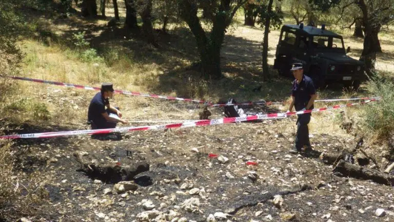 Piromani scatenati nel Casertano, blitz pure in provincia: scatta un’ordinanza. FOTO