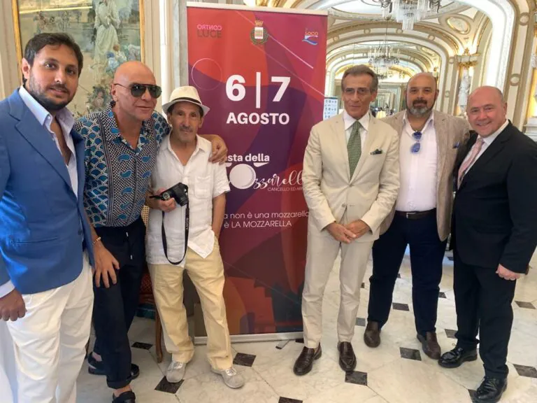 Festa della mozzarella di Cancello ed Arnone: al via l’evento che celebra l’eccellenza campana