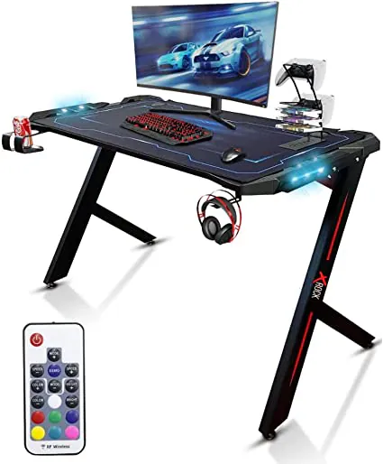 Scrivania Gaming X-Rock con LED è in super offerta su Amazon (-35%)