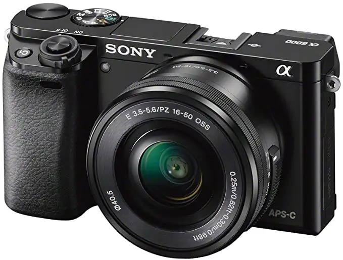 Sony Alpha: la fotocamera da prendere subito su Amazon (-35%)