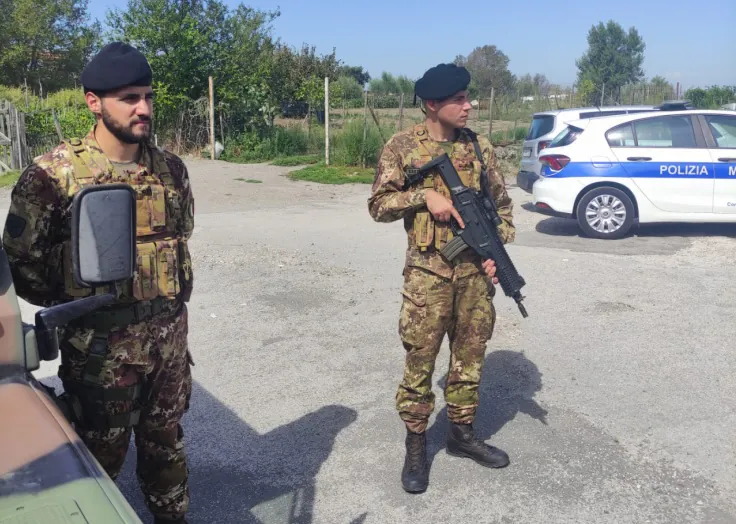 Blitz dei militari in diverse zone, sequestrate attività: fioccano multe