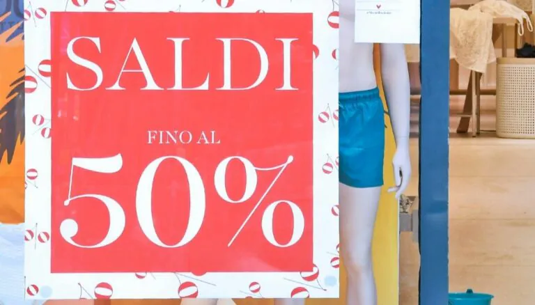 Saldi al via in Campania, ecco la data ma il Black Friday…