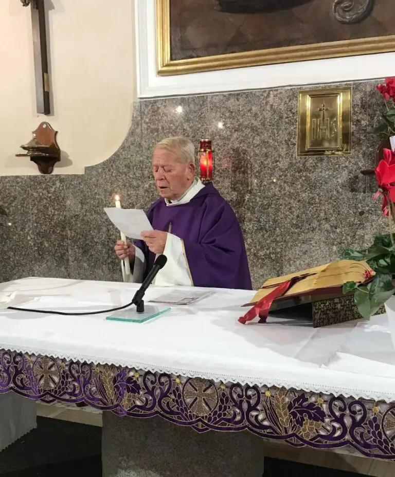 Comunità in festa per i 50 anni di sacerdozio del parroco Don Giovanni Lagnese