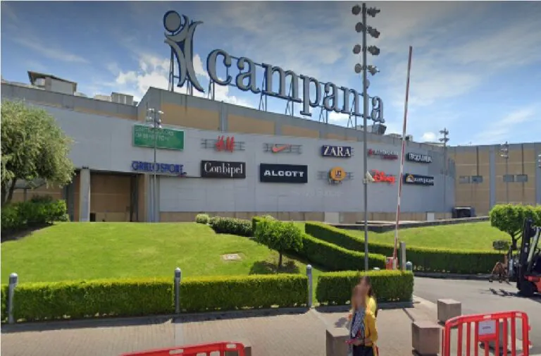 Sindaco derubato dell’auto nuova durante la serata al Centro Commerciale Campania
