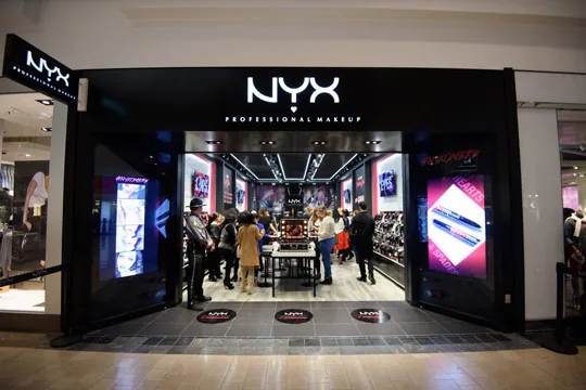 Nuova “riapertura” al centro commerciale Campania
