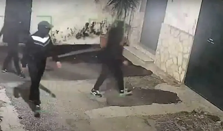 Ladri assaltano 2 abitazioni, partono spari durante fuga