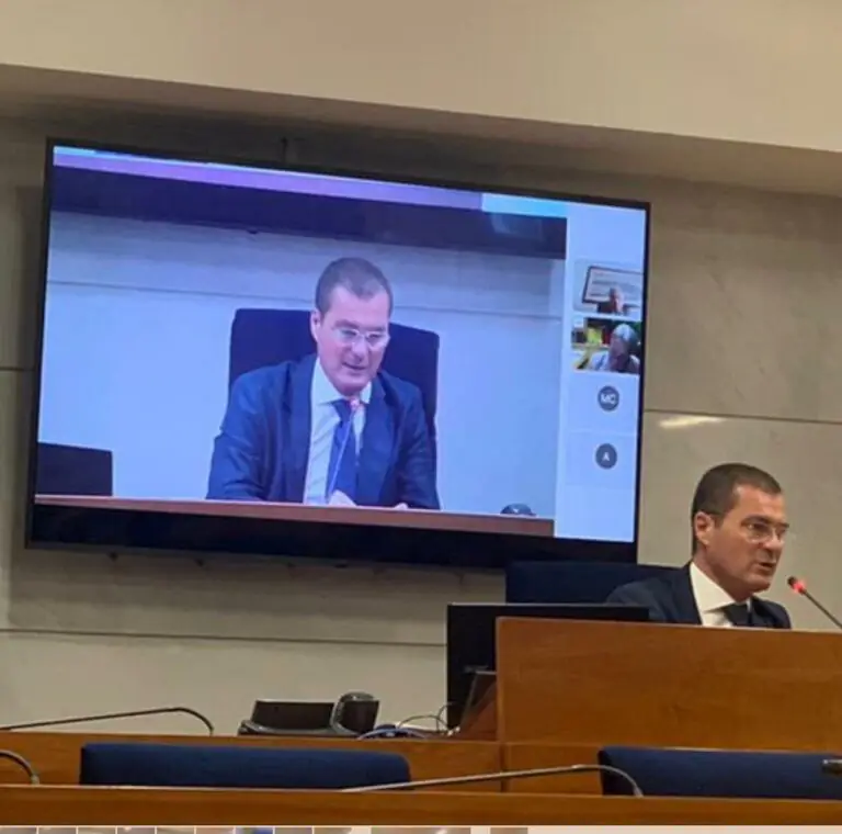 Autorizzati e finanziati servizi aggiuntivi necessari: De Luca e il suo impegno per gli studenti