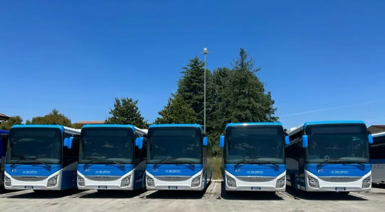 Autista dei pullman Air Campania preso a pugni: choc nel Casertano