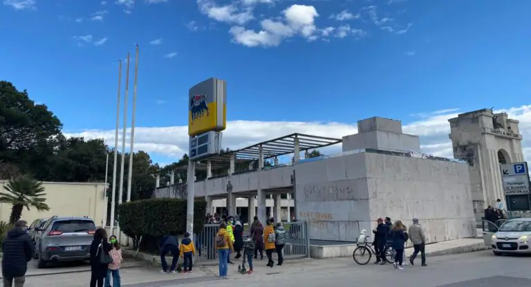 Raid all’ex Macrico vandalizzate opere artistiche