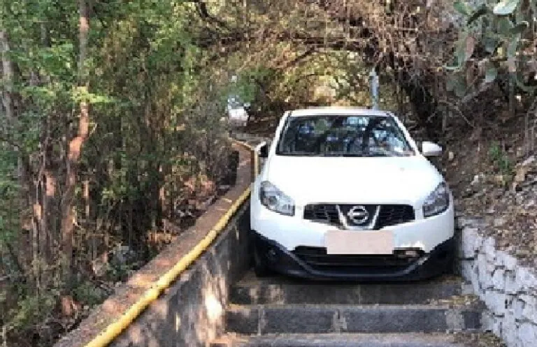 Segue navigatore per una gita sul Matese ma resta incastrato con l’auto