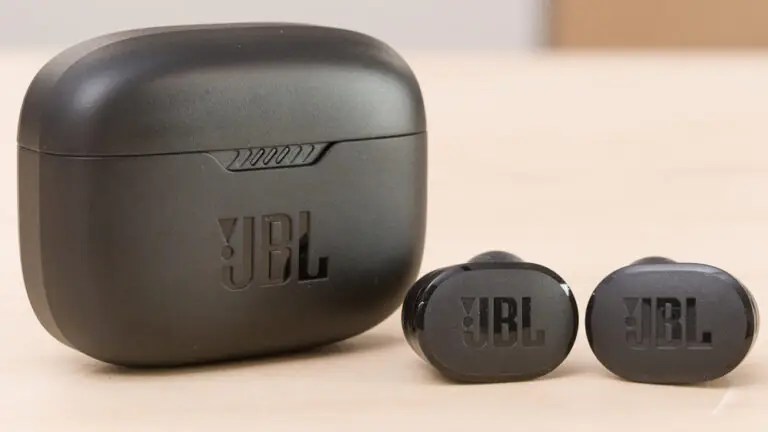 JBL Tune 130NC: offrono prestazioni invidiabili. Prezzo Top su Amazon (scontate più del 40%)