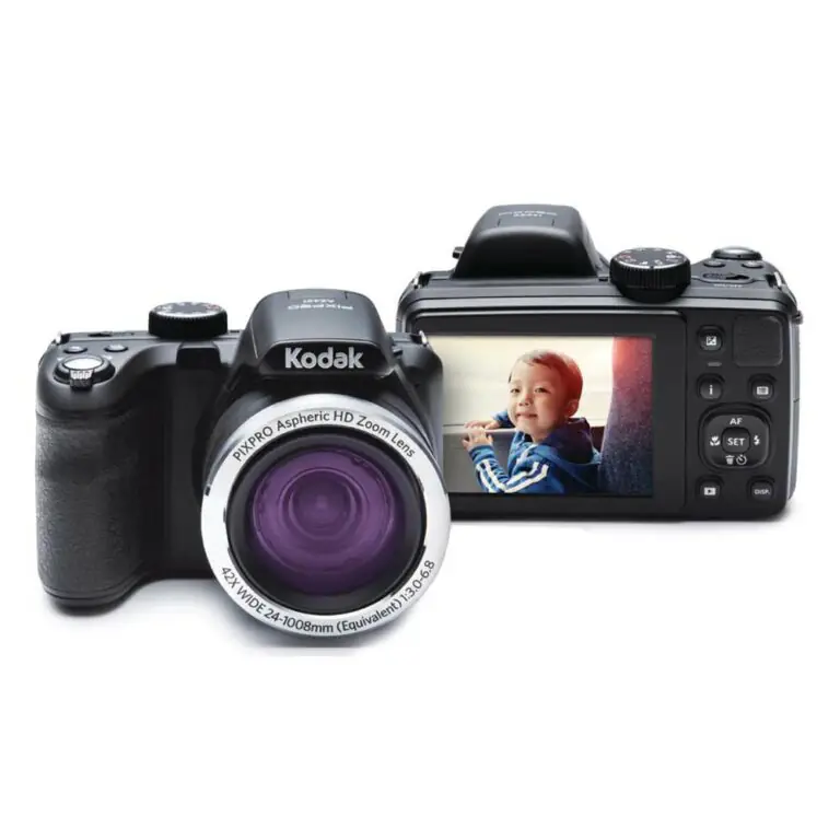 Kodak PixPro AZ422: adatta come regalo per i ragazzi attratti dalla fotografia