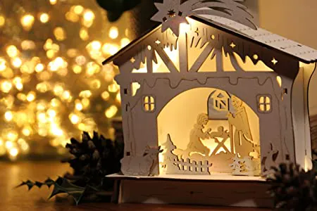 Natale su Amazon: presepe in legno con luci LED a prezzo speciale