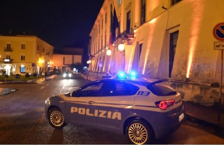 Stretta sui parcheggiatori dopo il caos concerti, abusivi portati in questura