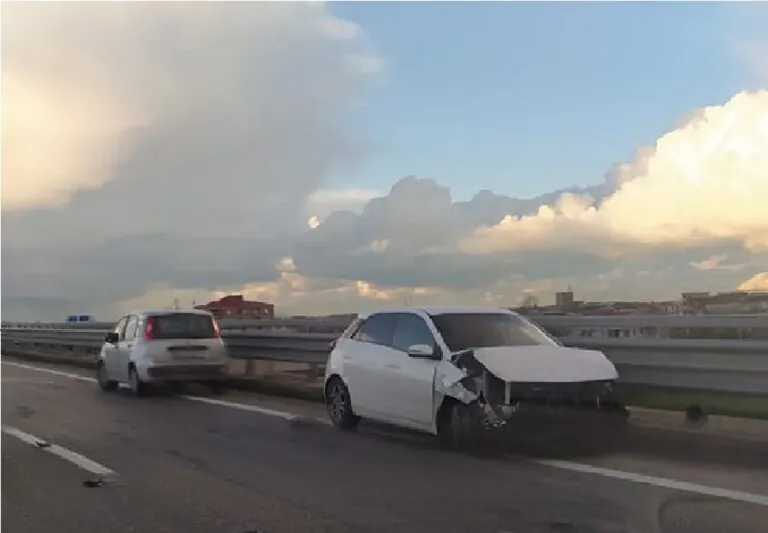Incidente stradale: escono illesi ma l’anziano viene colto da un malore