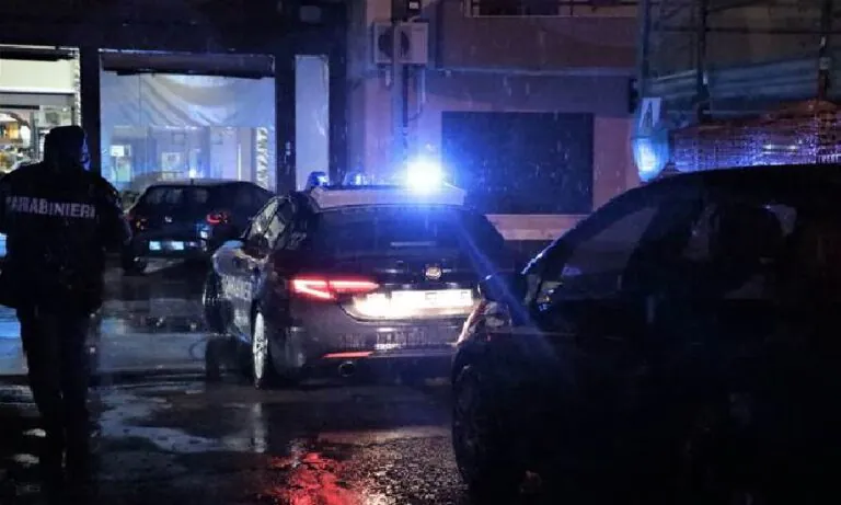 Droga nella cassetta postale, carabinieri scoprono giro da 600 clienti: scattano gli arresti
