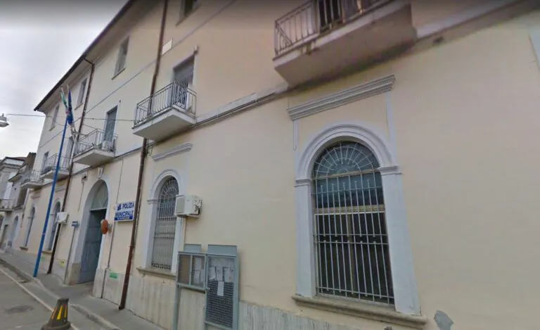 Nuova segnaletica sul viale per garantire sicurezza in centro