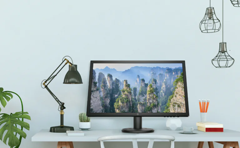 Monitor HP: antiriflesso, pannello IPS e reclinabile a prezzo sorprendente su Amazon (meno di 200€)