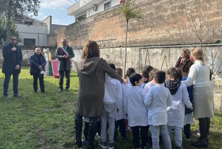 Un albero per ricordare il dipendente ucciso in Comune, due giorni dedicati a Mimmo Sbarra