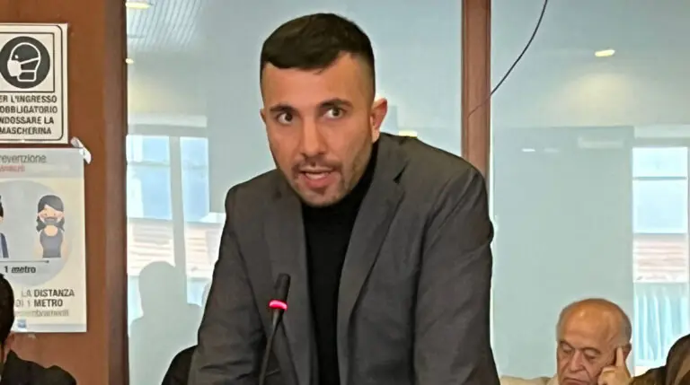 Computer alle famiglie meno abbienti, passa la mozione del consigliere Guida
