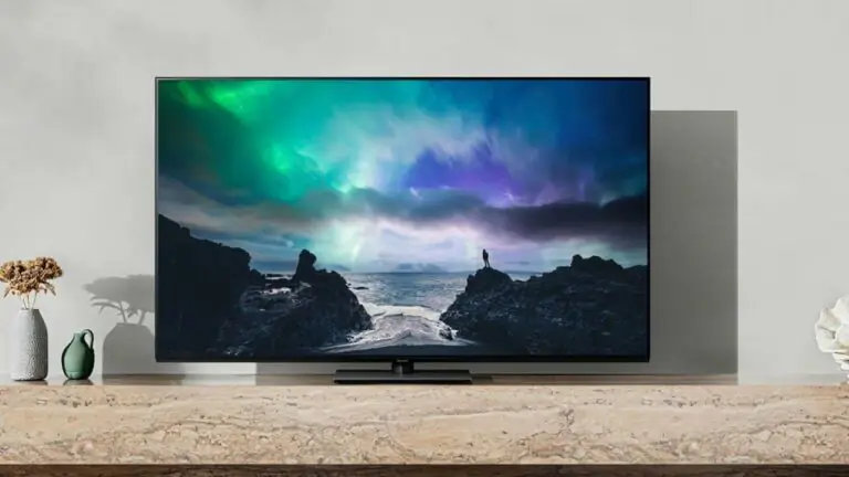 Panasonic Smart TV 65″: audio surround 3D e immagini OLED superiori, è in offerta a tempo su Amazon (-300€)