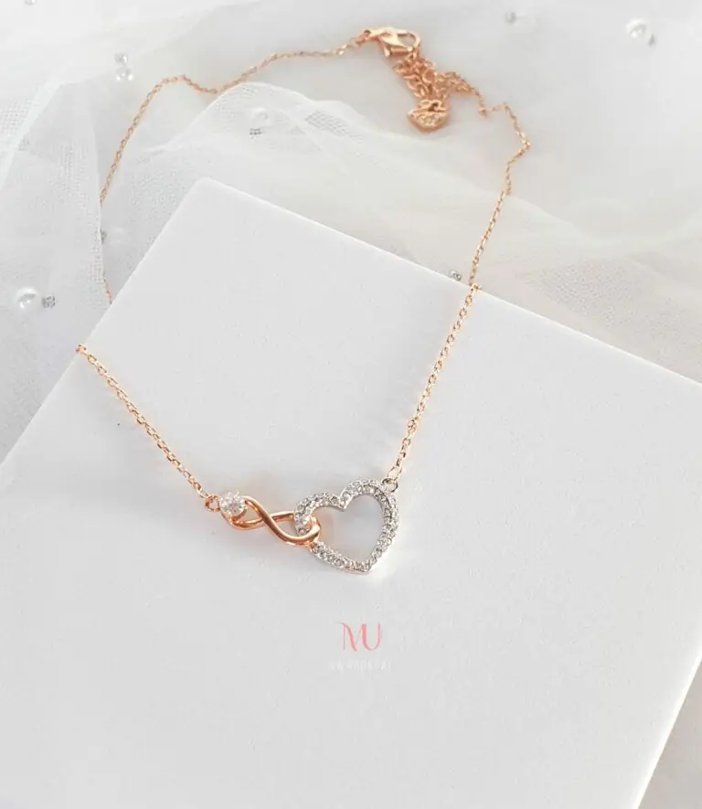 Elegante collana Swarovski per sorprendere il tuo amore a San Valentino (-25% su Amazon)